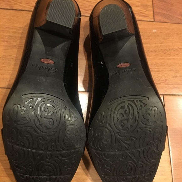 Clarks Women Chunky Heel Shoes - Picture 5 of 6